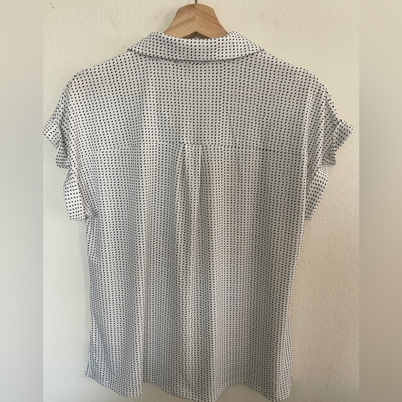 Adrianna Papell Women’s M Polka Dot Button Blouse Boardroom Preppy Work Style - Picture 6 of 6